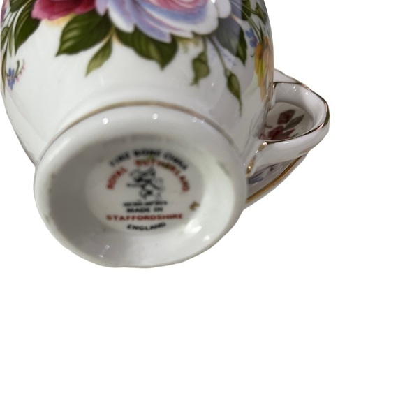 Royal Sutherland Teacup and Saucer, made in Staffordshire England. - Picture 3 of 4